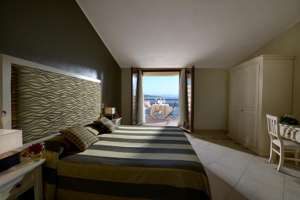 Hotel Corallo Isola Rossa Εξωτερικό φωτογραφία