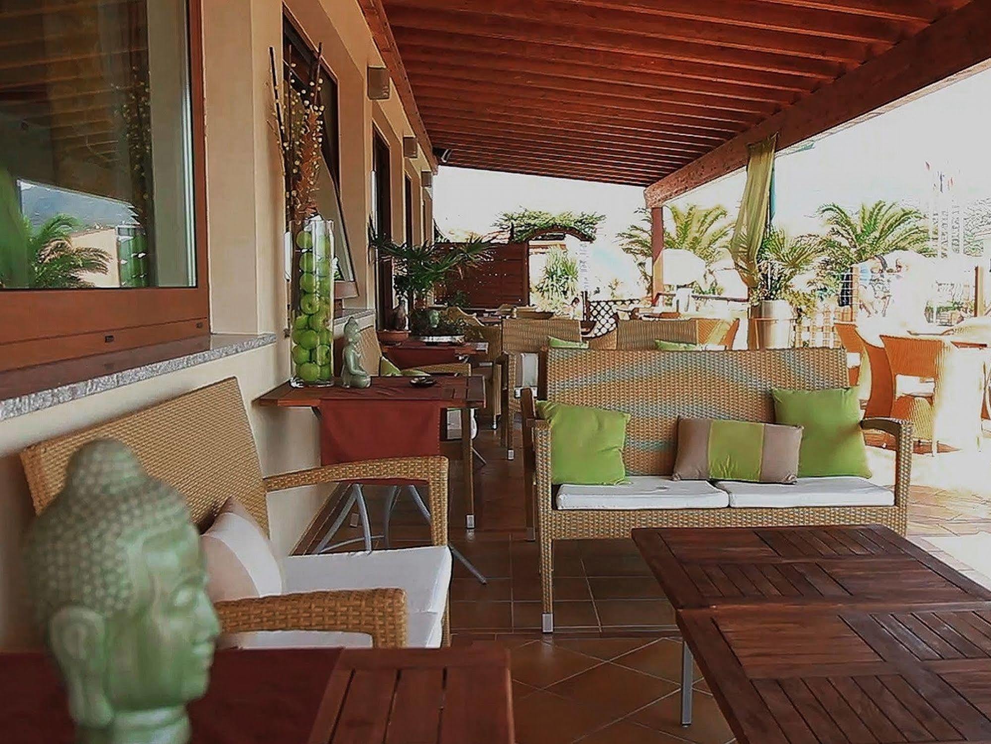 Hotel Corallo Isola Rossa Εξωτερικό φωτογραφία
