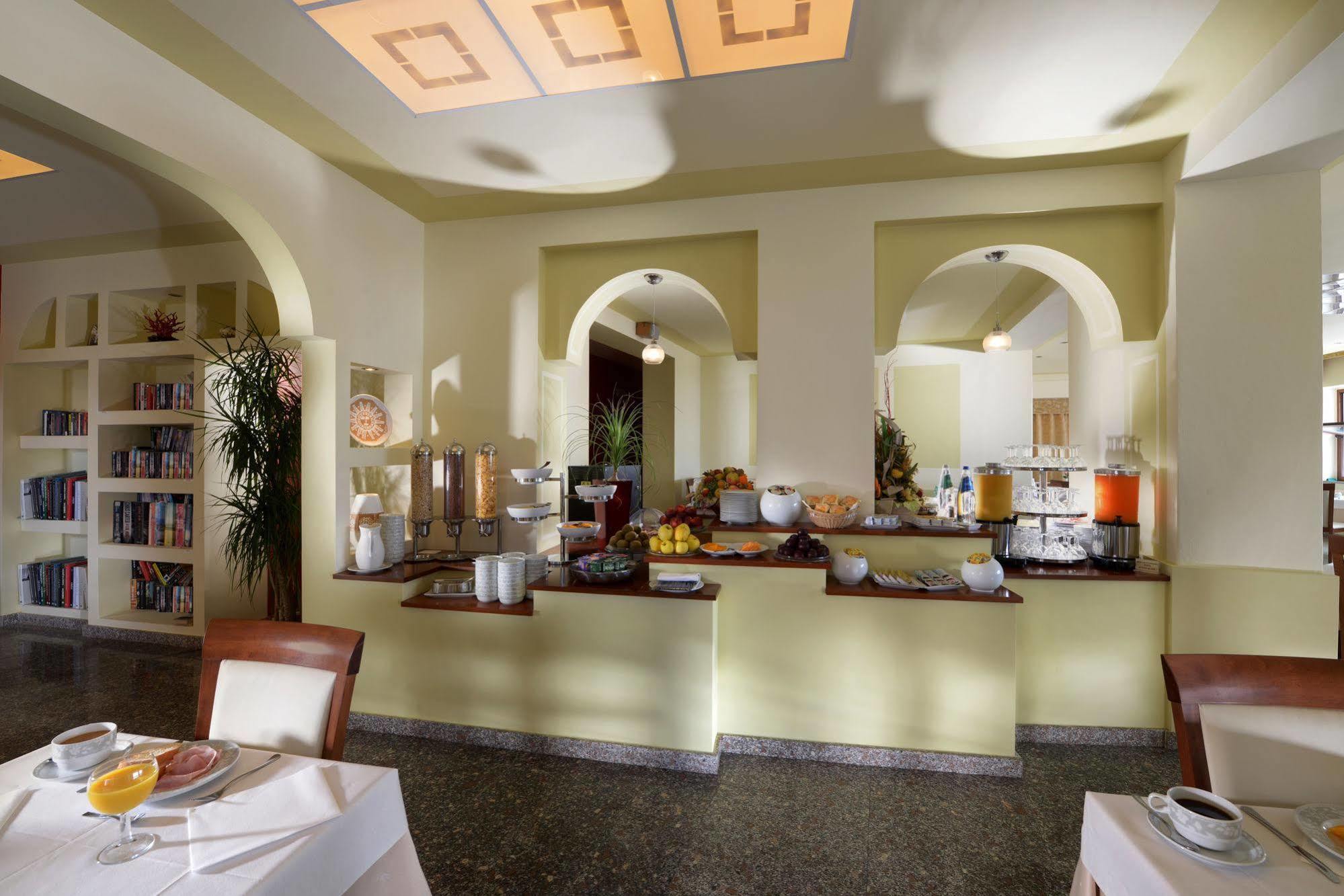 Hotel Corallo Isola Rossa Εξωτερικό φωτογραφία