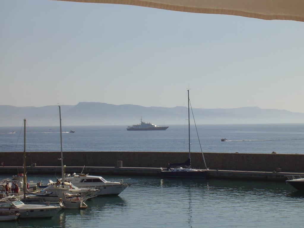 Hotel Corallo Isola Rossa Εξωτερικό φωτογραφία