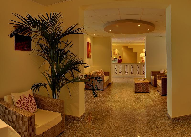 Hotel Corallo Isola Rossa Εσωτερικό φωτογραφία