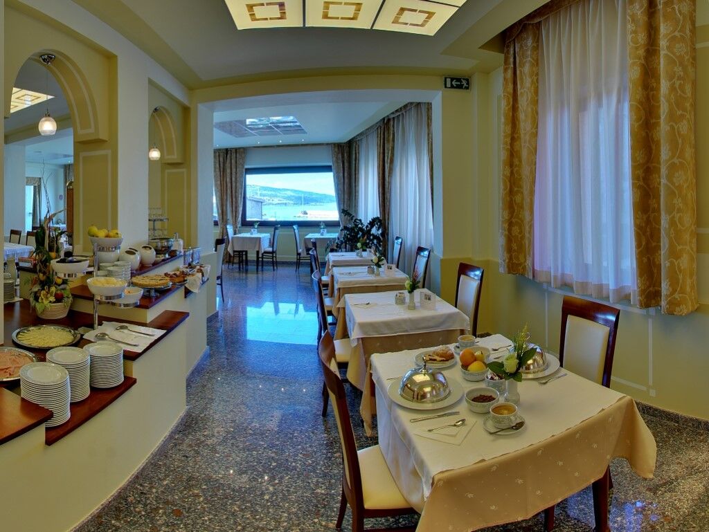 Hotel Corallo Isola Rossa Εξωτερικό φωτογραφία