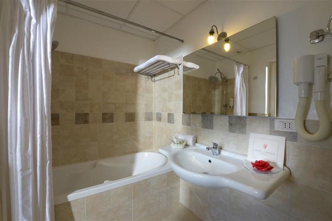 Hotel Corallo Isola Rossa Εξωτερικό φωτογραφία