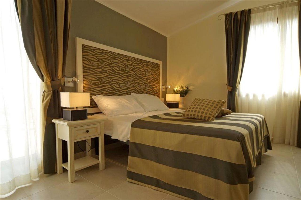 Hotel Corallo Isola Rossa Εξωτερικό φωτογραφία